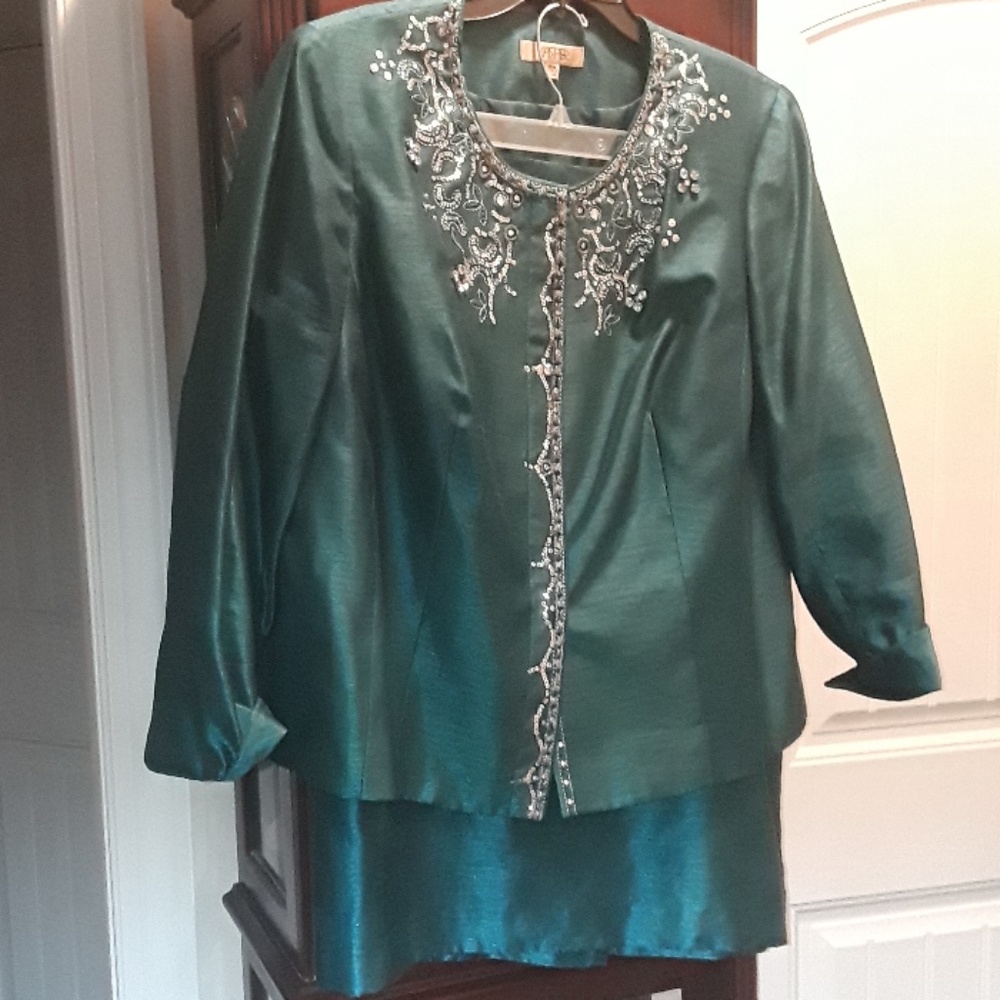 Green 2 piece suit